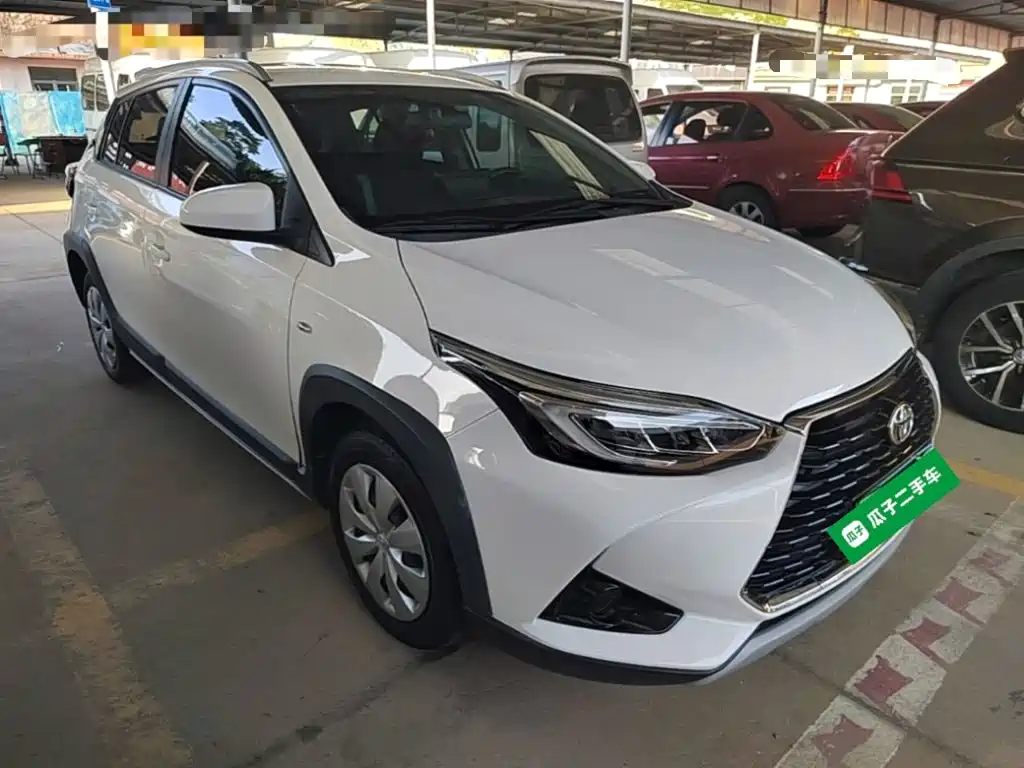 Toyota Yaris L — фото 4
