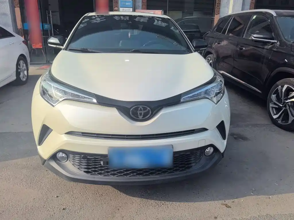 Toyota C-HR — фото 3