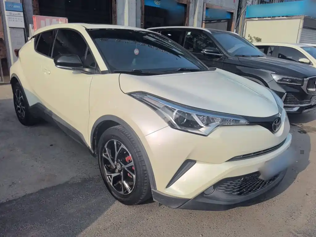 Toyota C-HR — фото 4