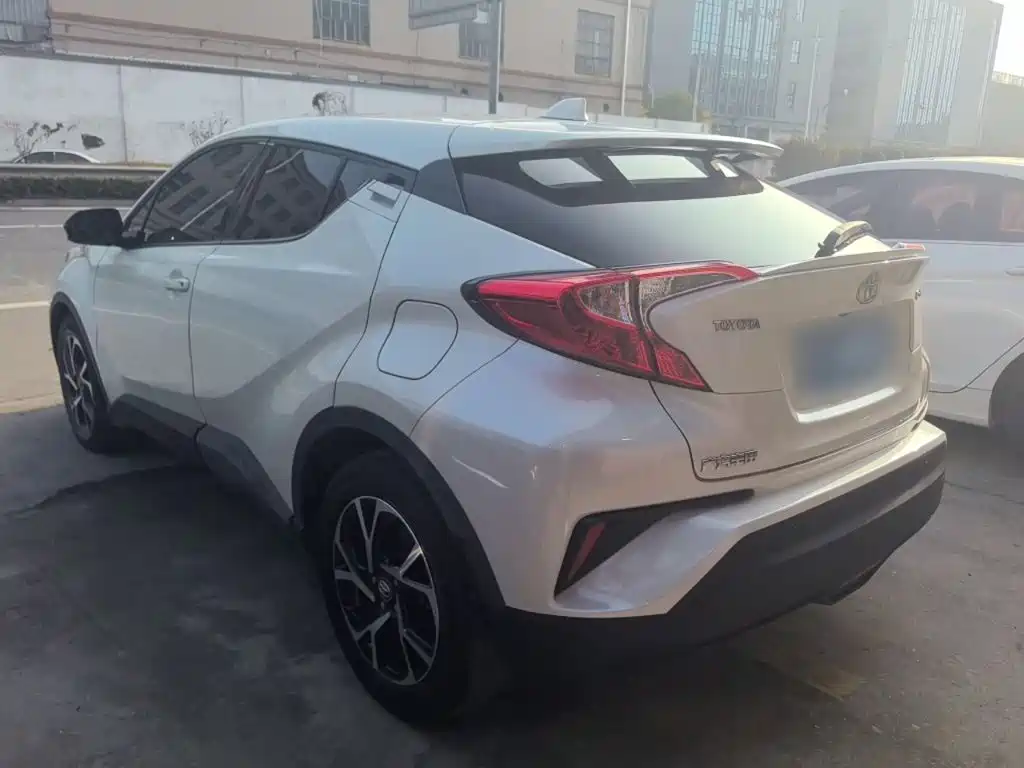 Toyota C-HR — фото 5