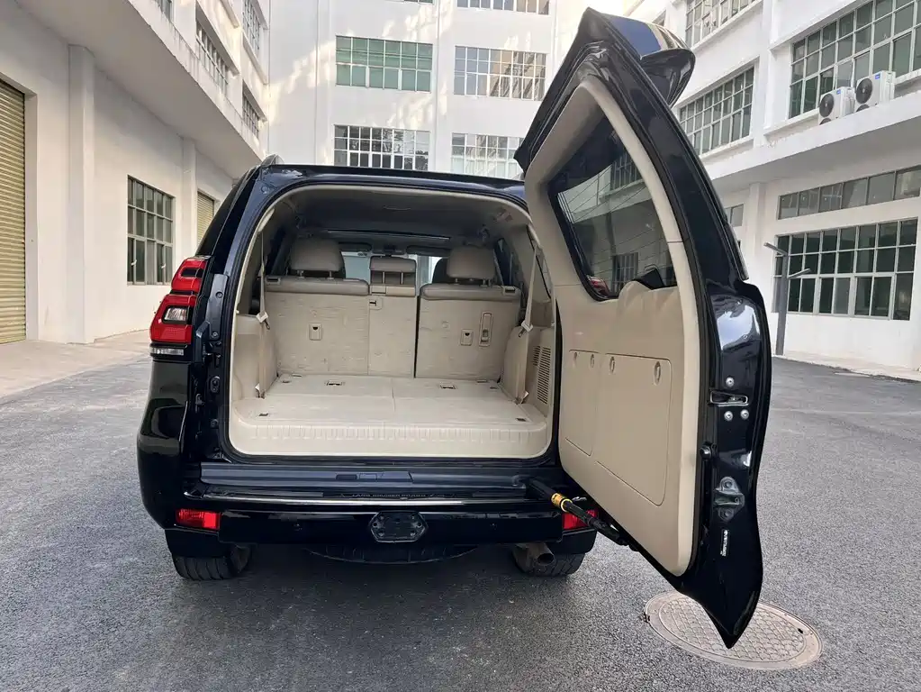 Toyota Prado — фото 4