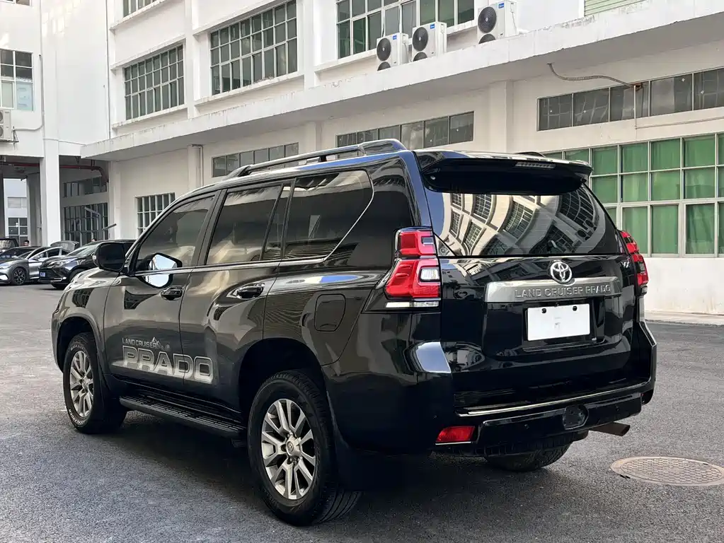 Toyota Prado — фото 9