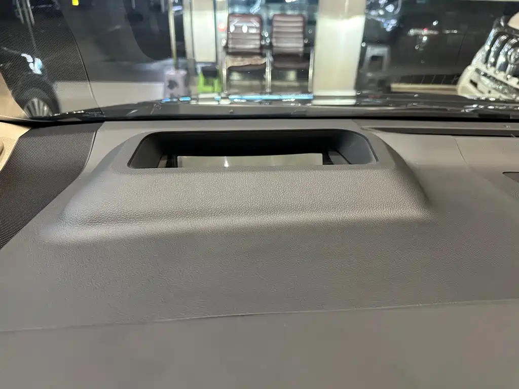 Toyota Alphard — фото 18