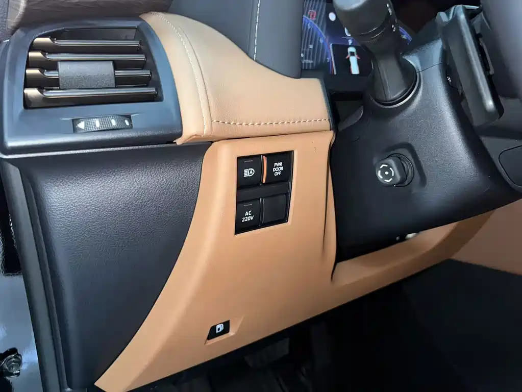 Toyota Vellfire — фото 15