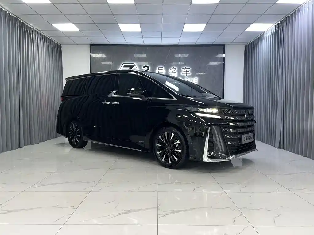 Toyota Vellfire — фото 3