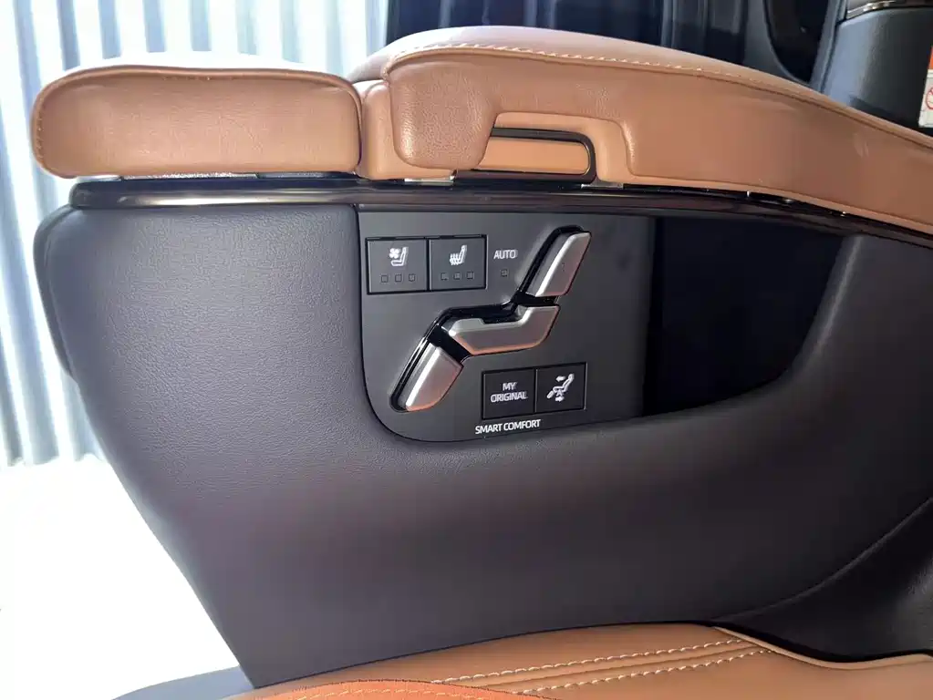 Toyota Vellfire — фото 21