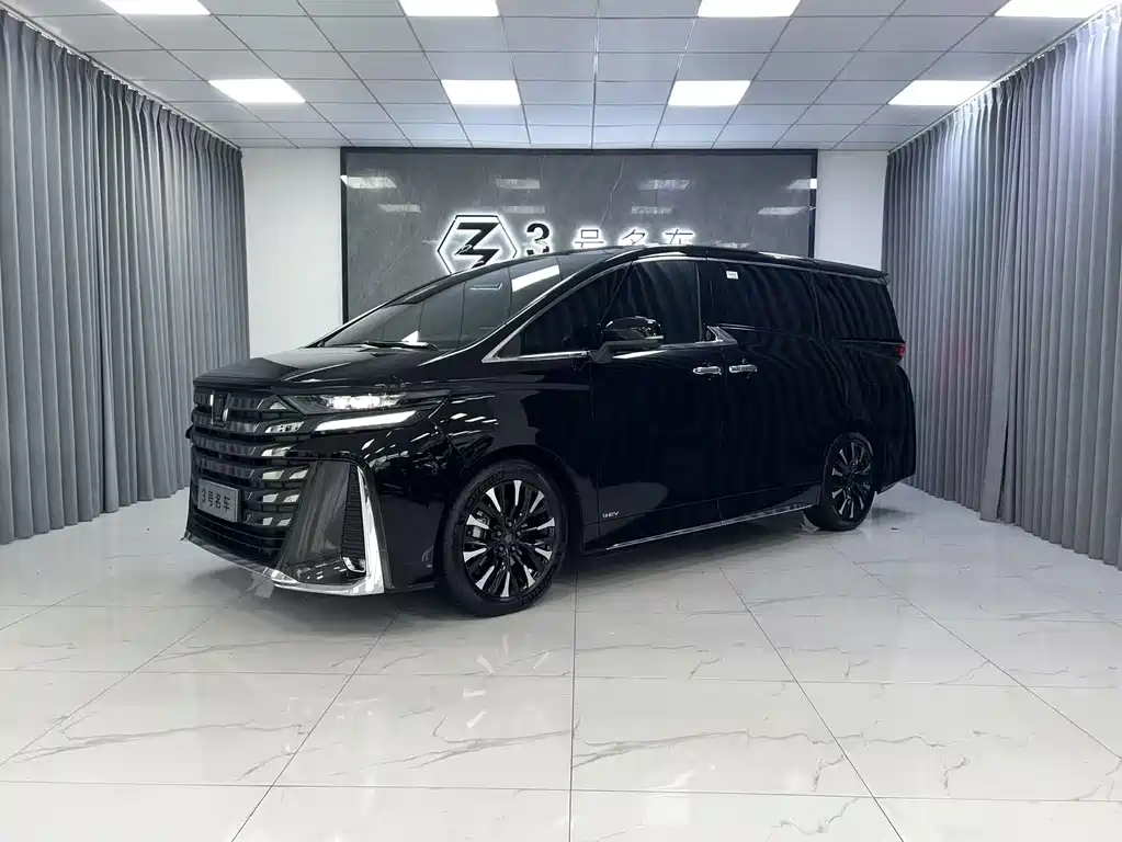 Toyota Vellfire — фото 4