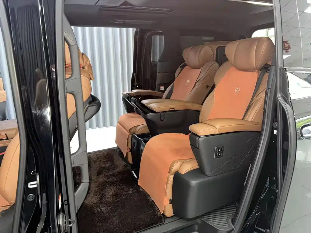 Toyota Vellfire — фото 9