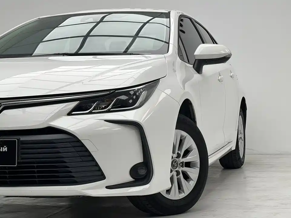 Toyota Corolla — фото 3