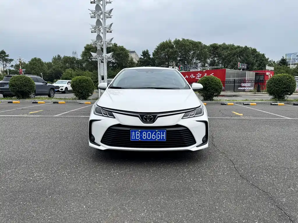 Toyota Corolla — фото 2