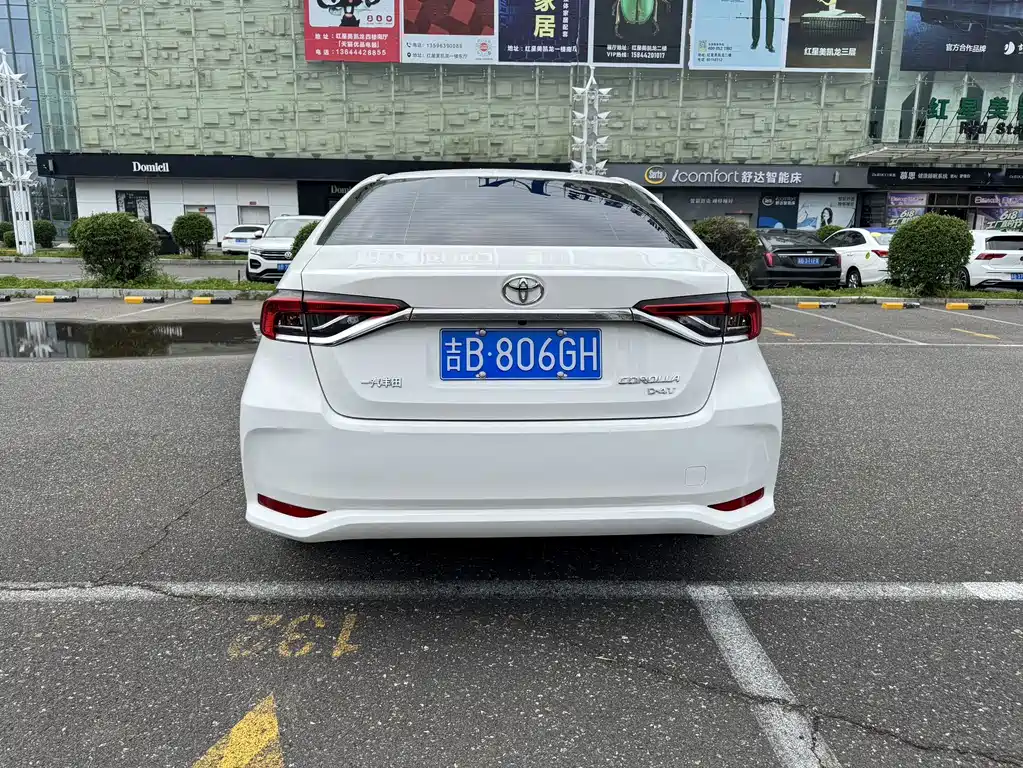 Toyota Corolla — фото 5