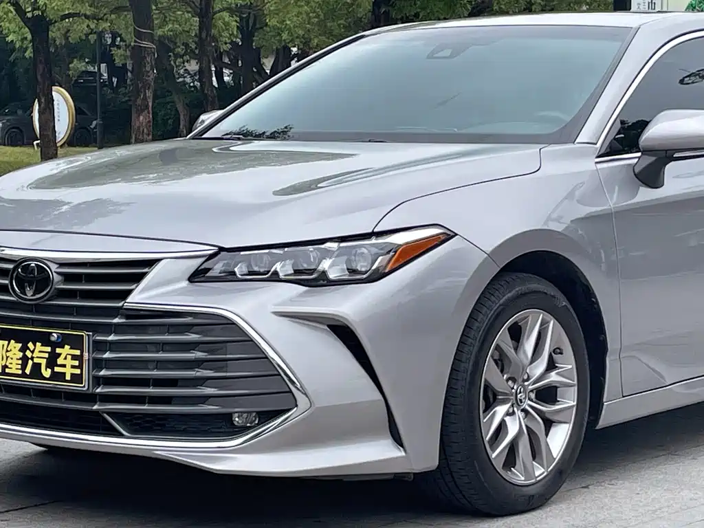 Toyota Avalon — фото 11