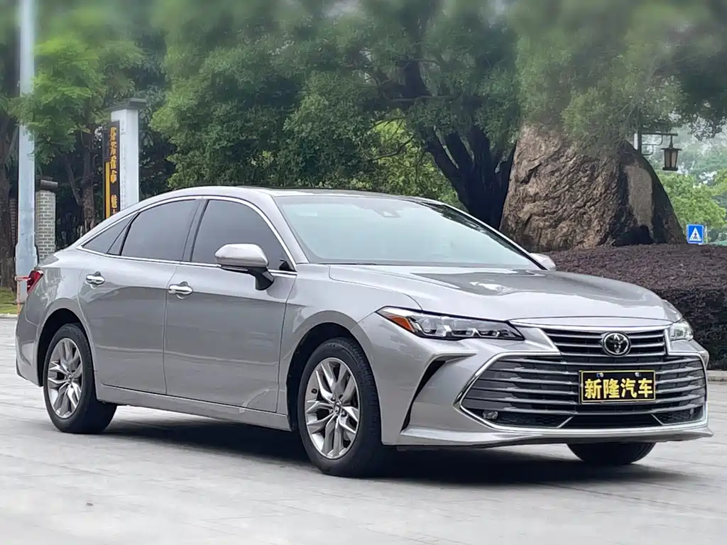 Toyota Avalon — фото 9