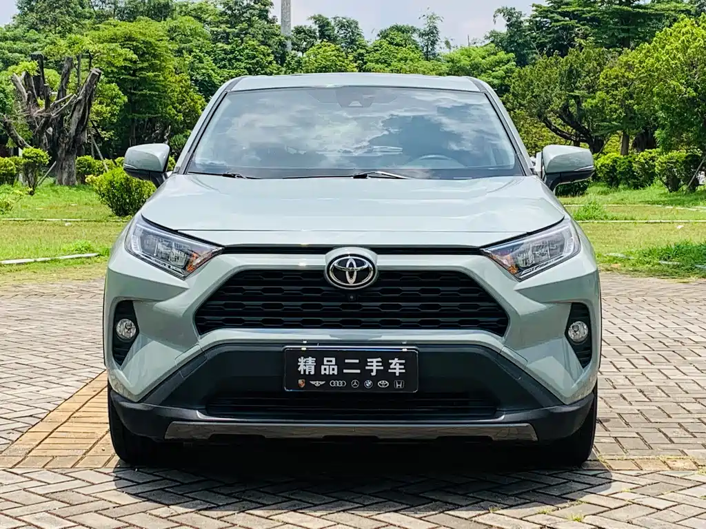 Toyota RAV4 — фото 2