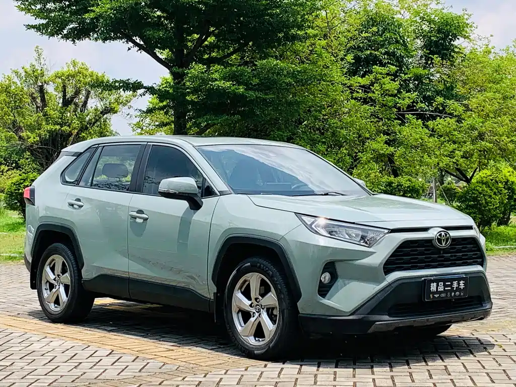 Toyota RAV4 — фото 3