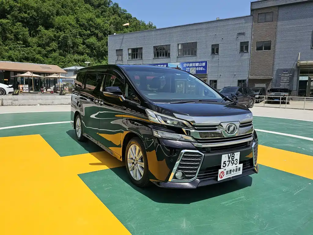 Toyota Vellfire — фото 3