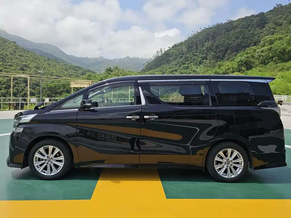 Toyota Vellfire — фото 6