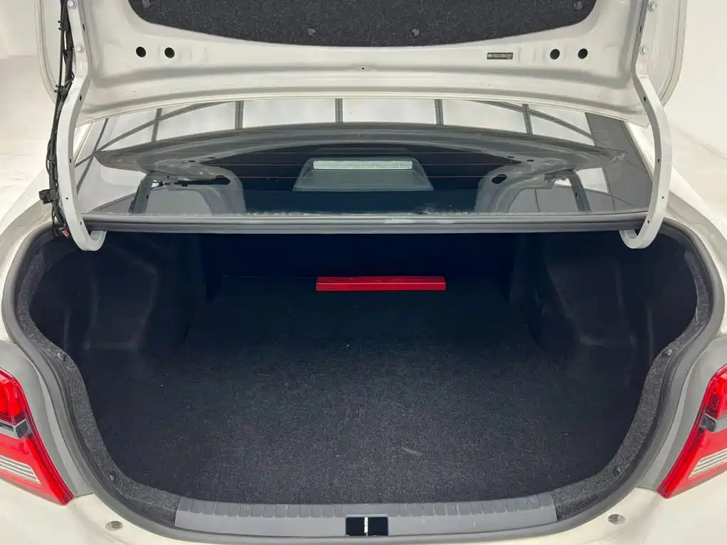 Toyota Yaris L — фото 15
