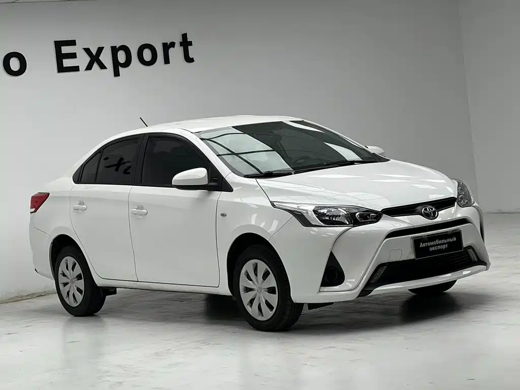 Toyota Yaris L — фото 3