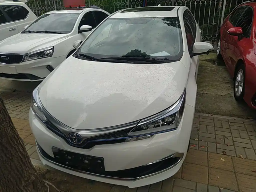 Toyota Corolla Hybrid — фото 3
