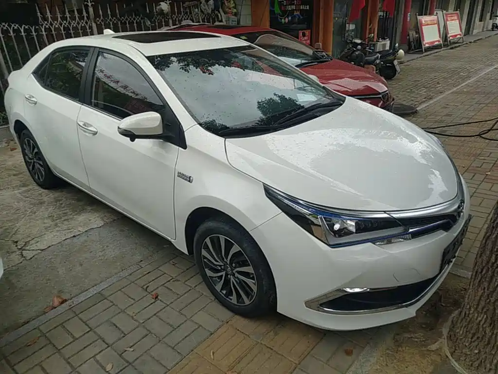 Toyota Corolla Hybrid — фото 4