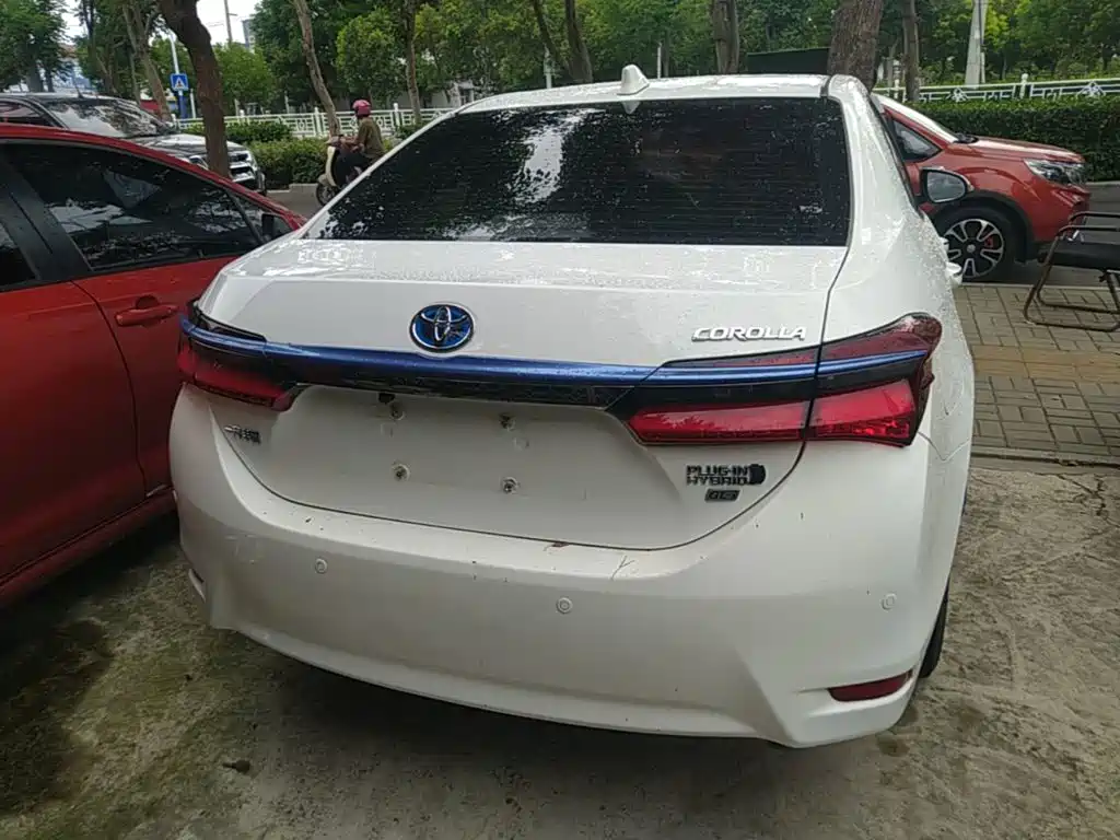 Toyota Corolla Hybrid — фото 6