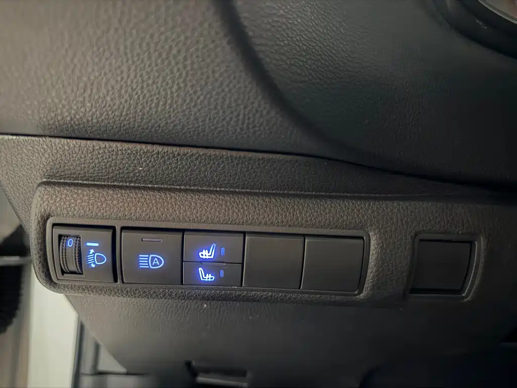 Toyota Corolla — фото 9