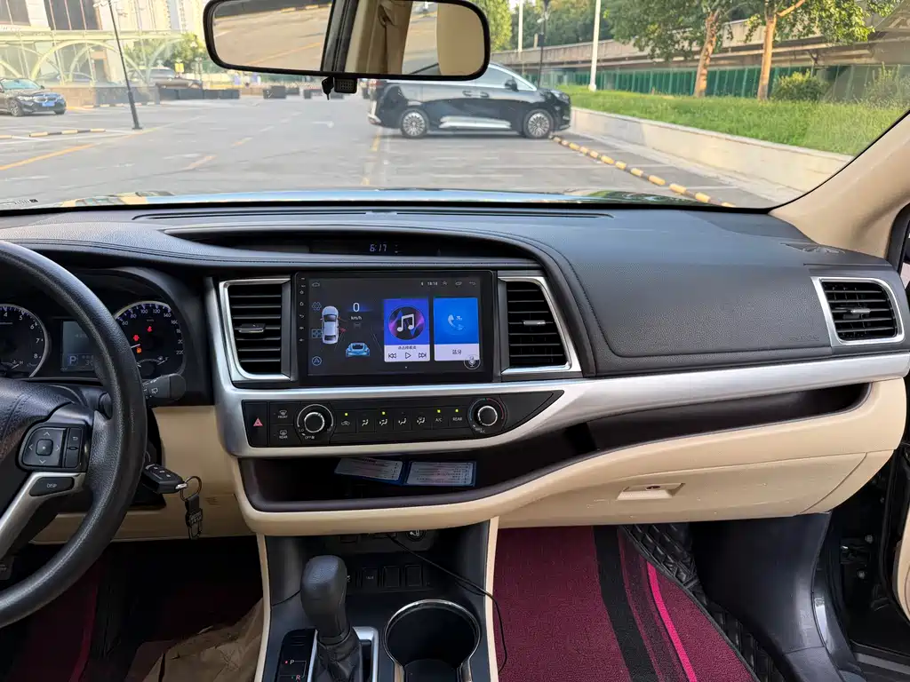 Toyota Highlander — фото 17