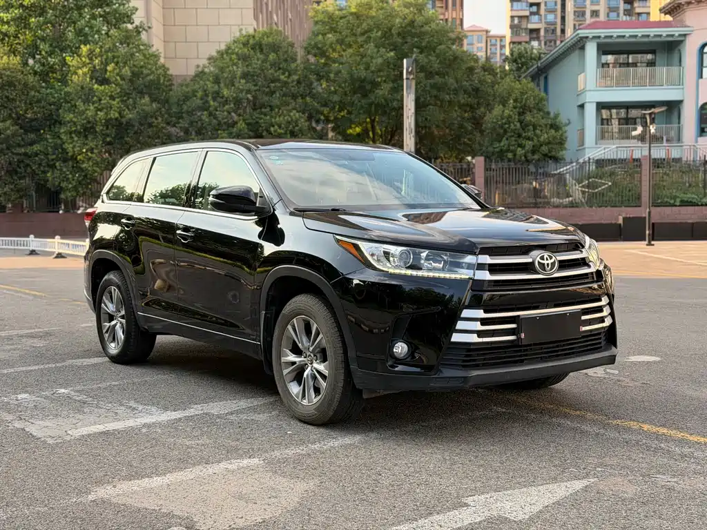 Toyota Highlander — фото 3