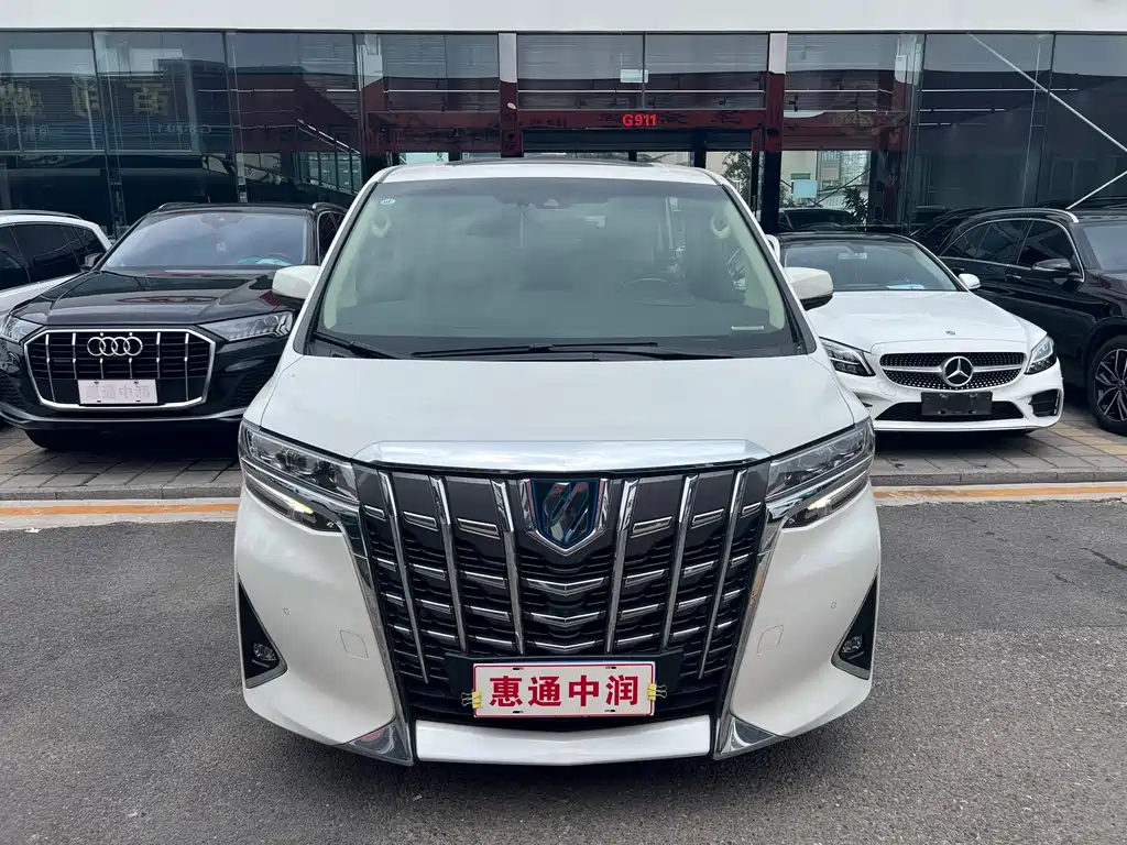 Toyota Alphard — фото 3