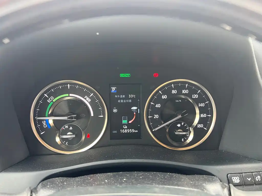 Toyota Alphard — фото 8