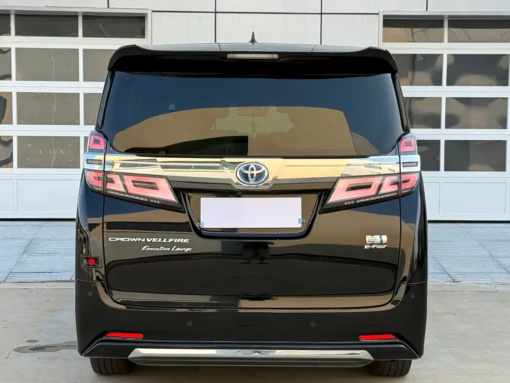 Toyota Vellfire — фото 8