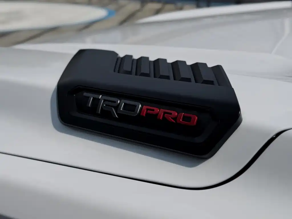 Toyota Sequoia — фото 22