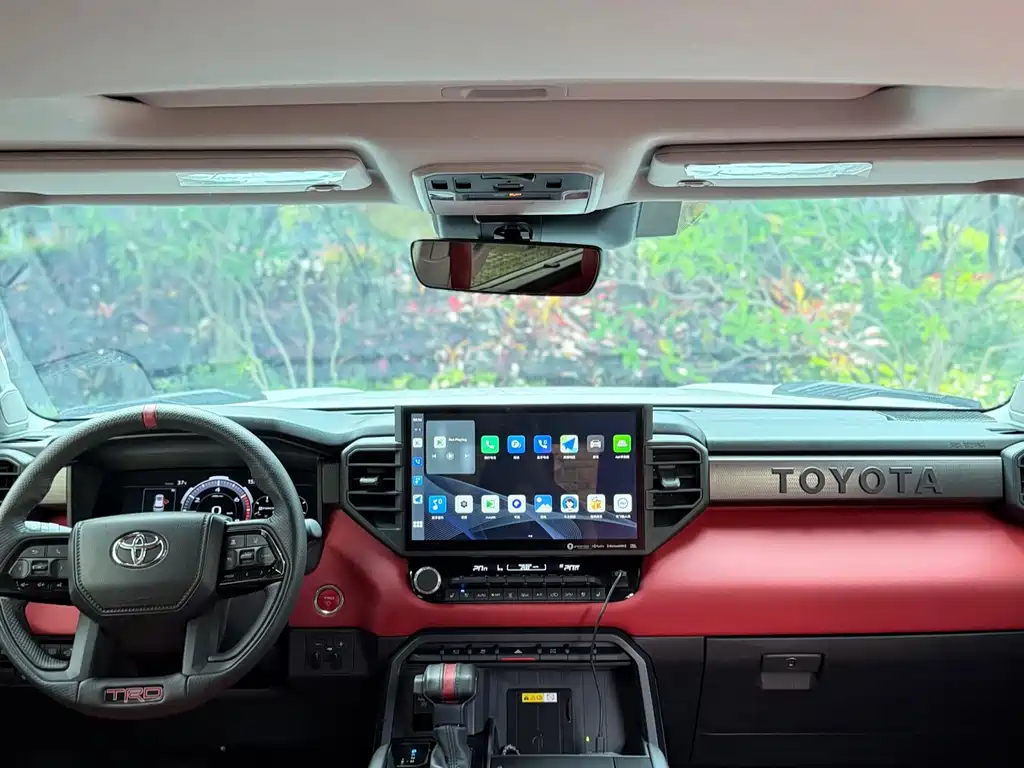 Toyota Sequoia — фото 29
