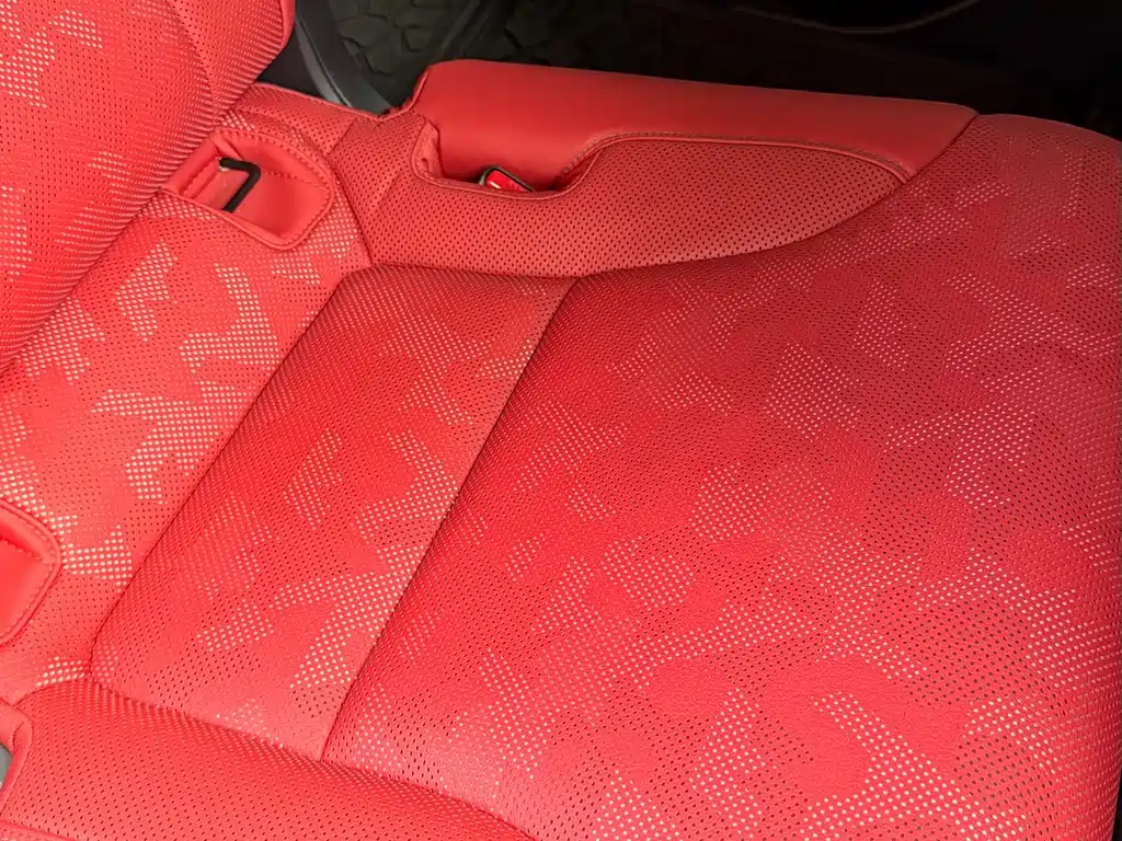 Toyota Sequoia — фото 39