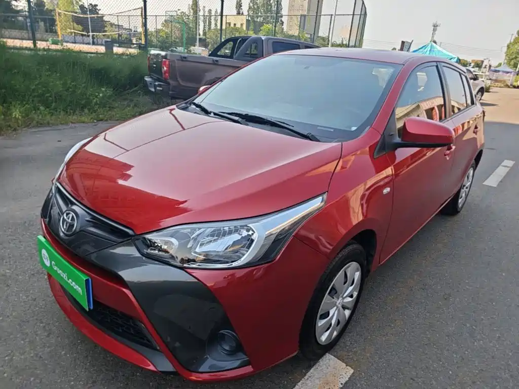 Toyota Yaris L — фото 2
