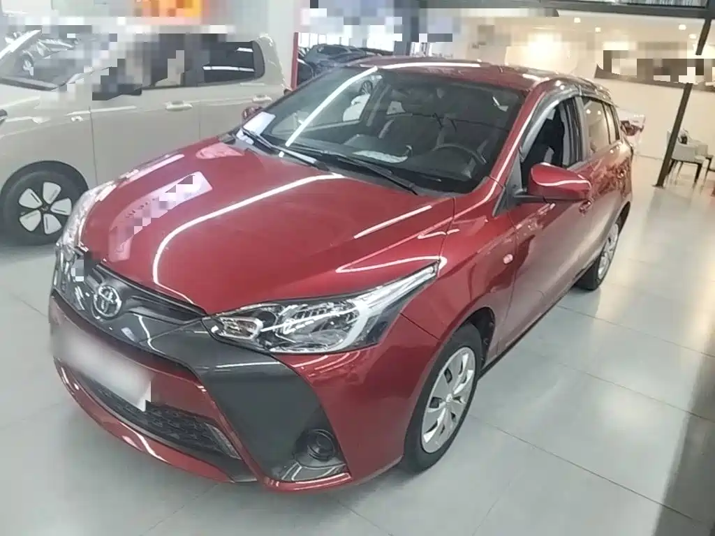 Toyota Yaris L — фото 2