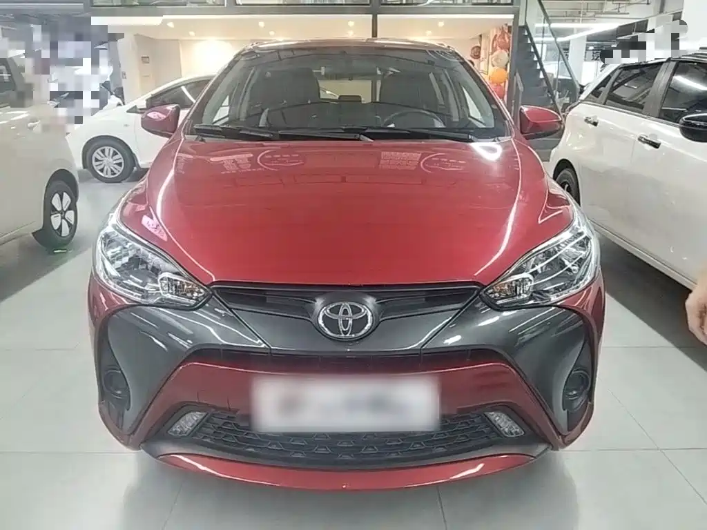 Toyota Yaris L — фото 3