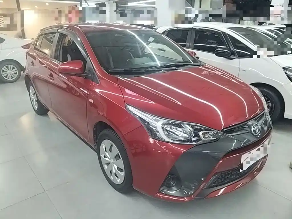 Toyota Yaris L — фото 4