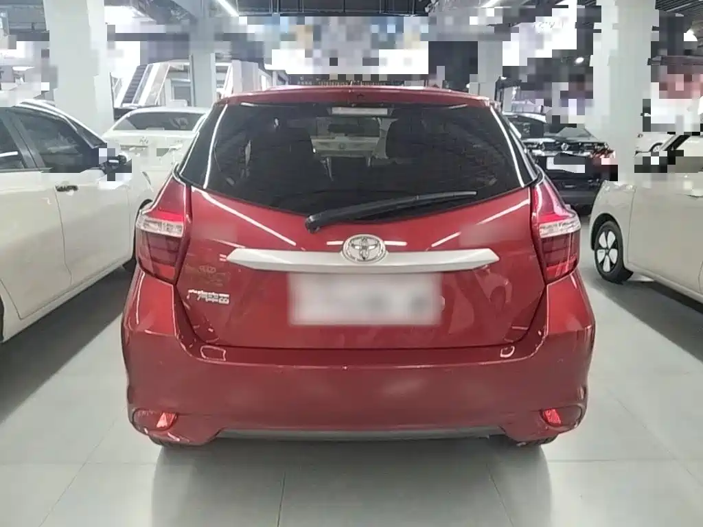 Toyota Yaris L — фото 6