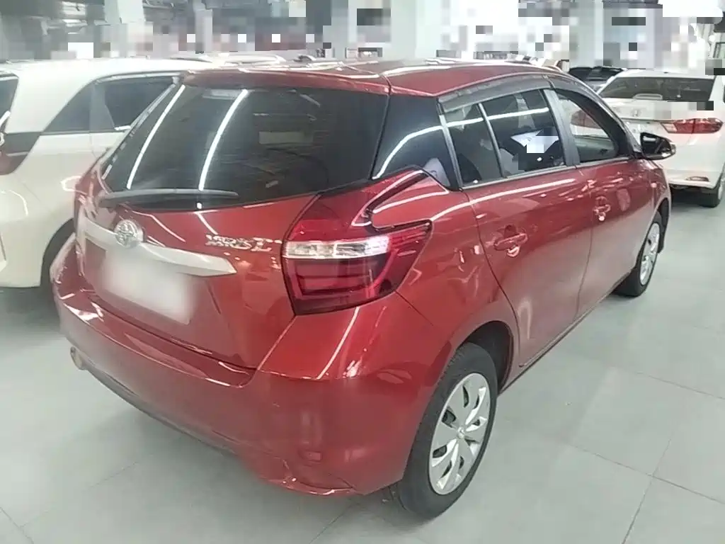 Toyota Yaris L — фото 7