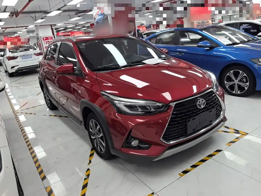 Toyota Yaris L — фото 4
