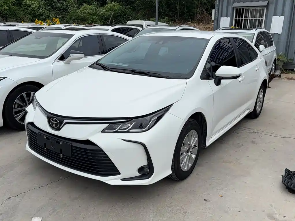 Toyota Corolla — фото 2