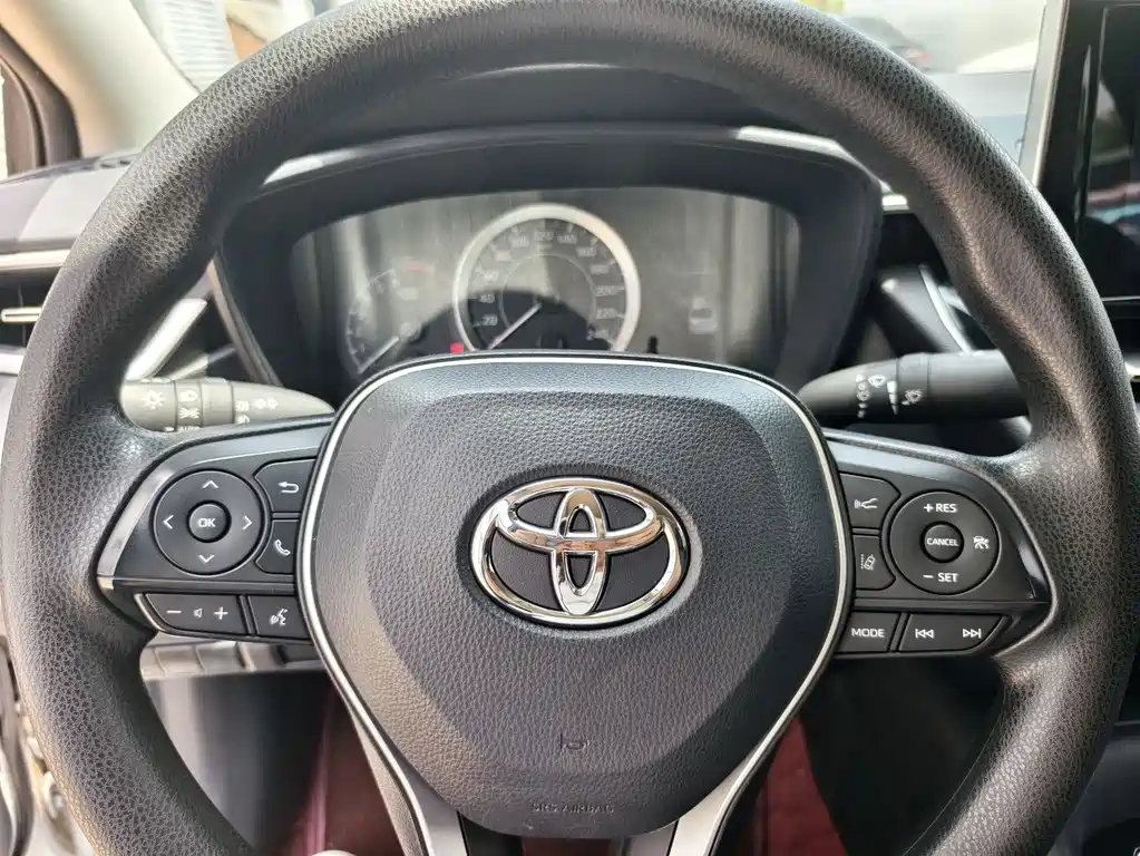 Toyota Corolla — фото 14