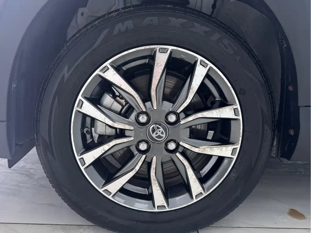 Toyota Yaris L — фото 17