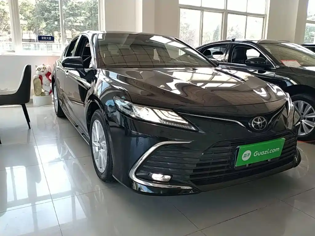 Toyota Camry — фото 4
