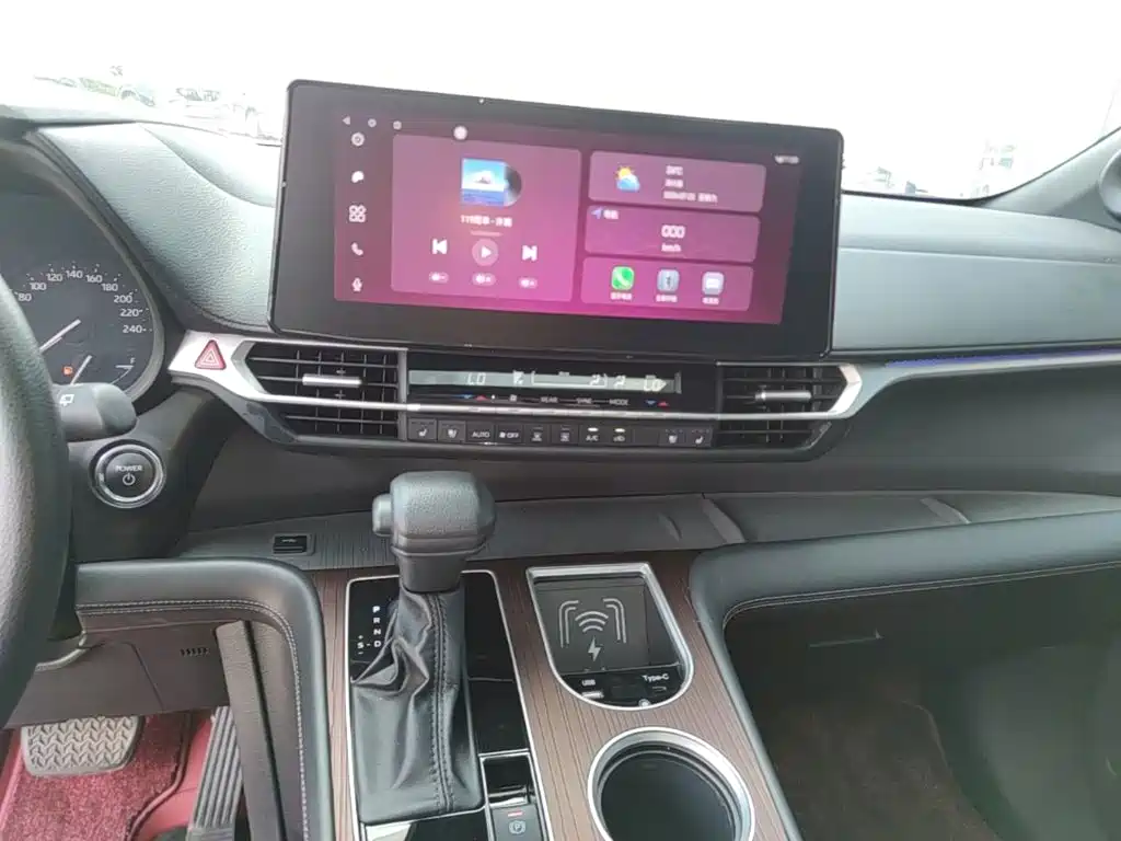 Toyota Granvia — фото 13