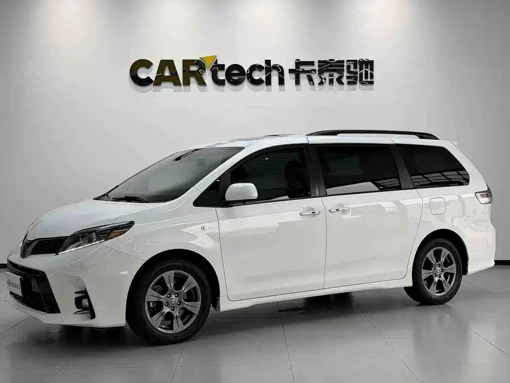 Toyota Sienna — фото 2