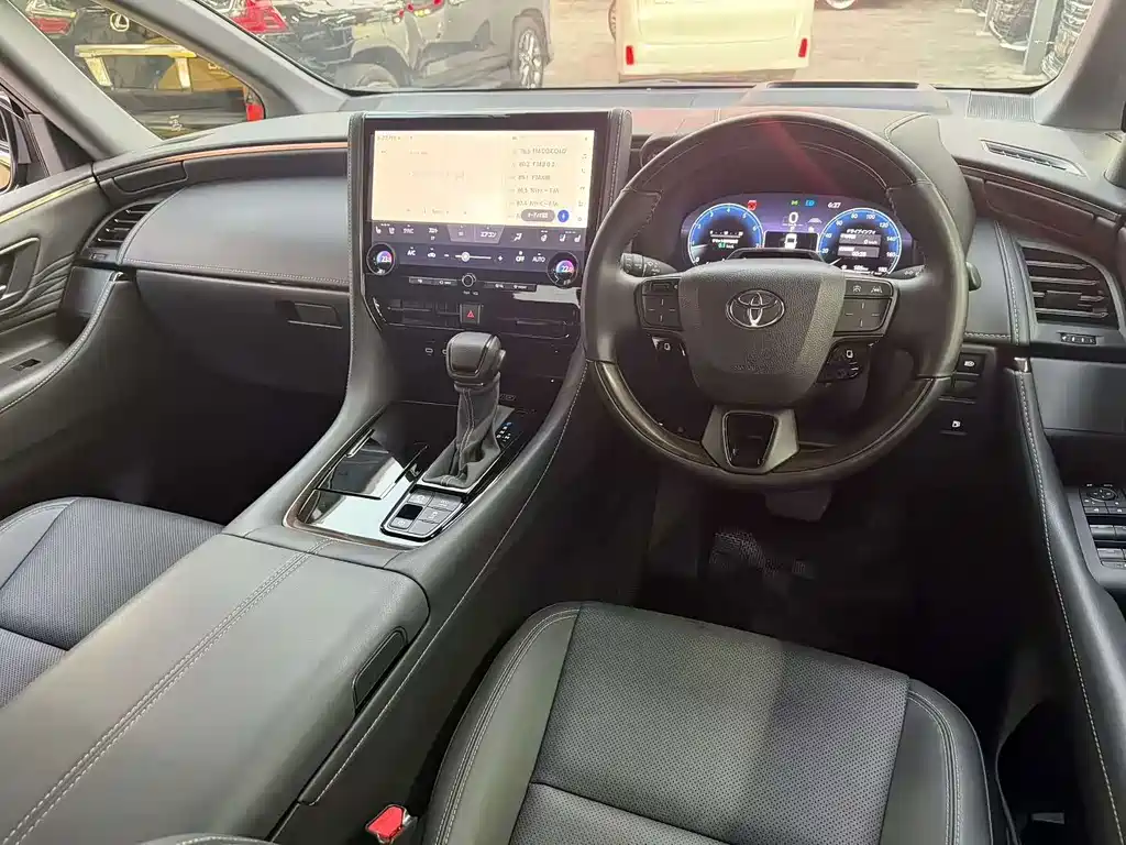 Toyota Alphard — фото 5
