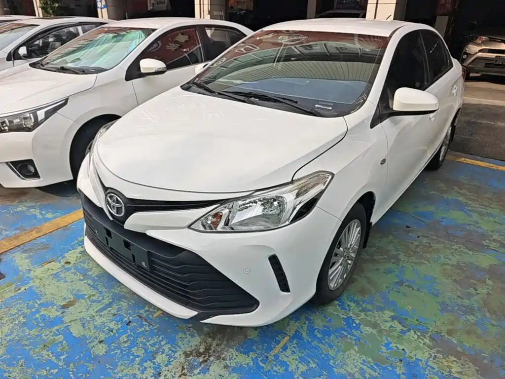 Toyota Vios — фото 2